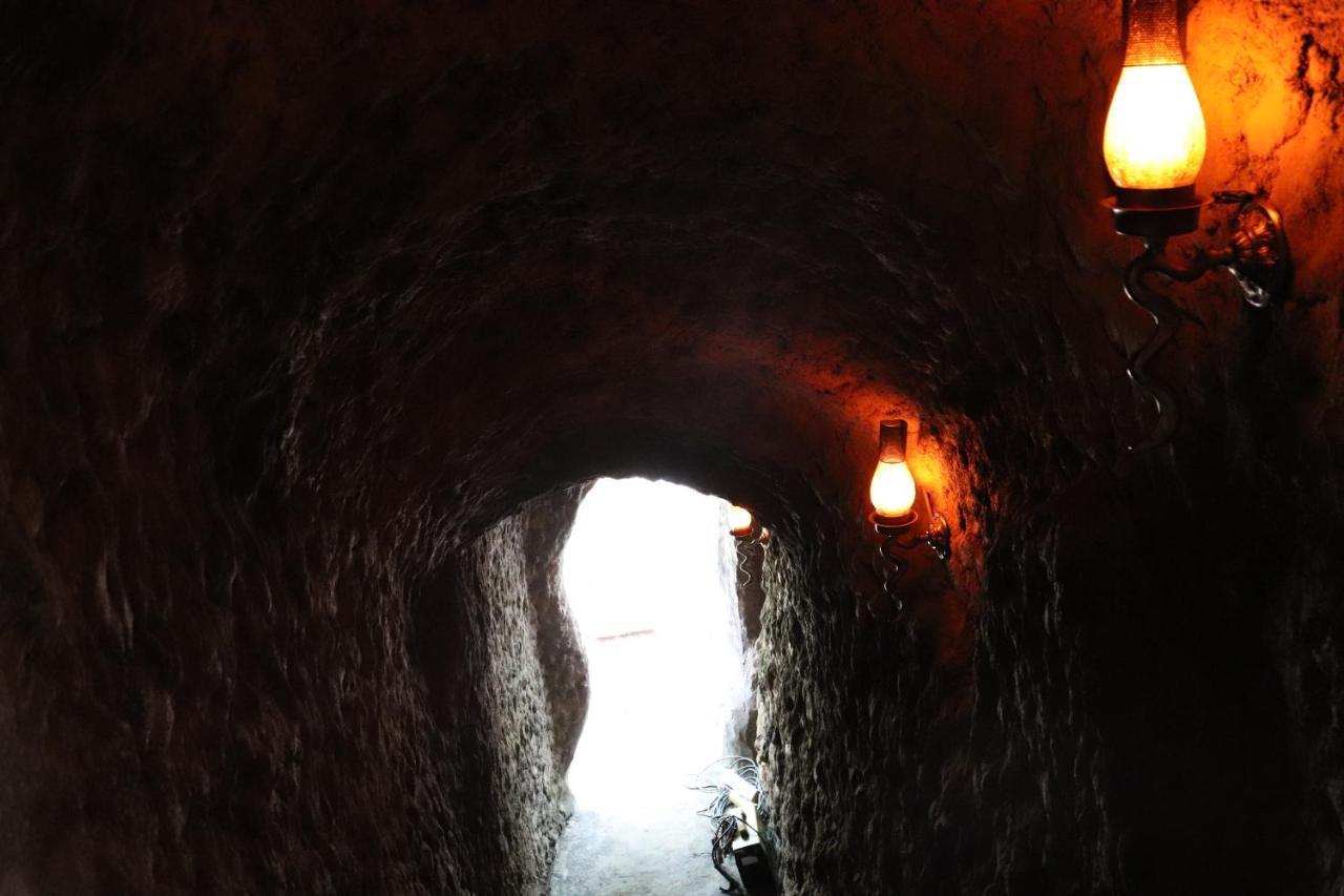 Thenmala Hormuz Inn Kolattupuzha エクステリア 写真